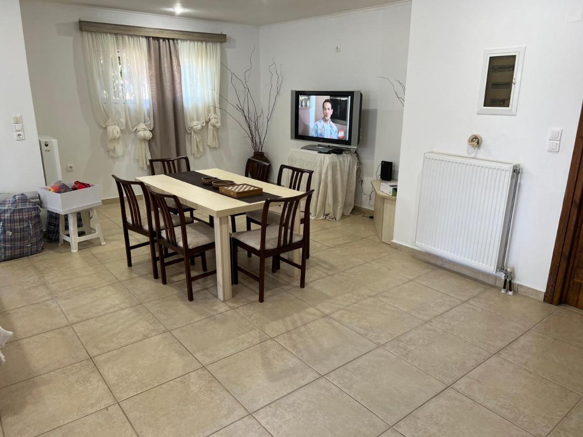 Apartment In Salamina With Garden & Sea View Selinia Экстерьер фото