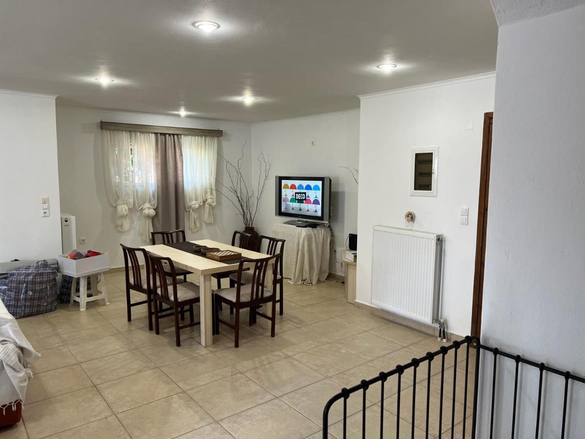 Apartment In Salamina With Garden & Sea View Selinia Экстерьер фото