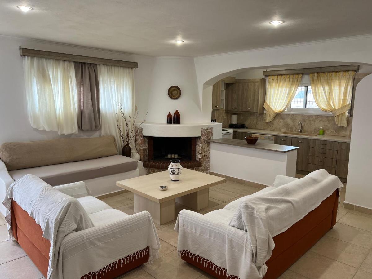 Apartment In Salamina With Garden & Sea View Selinia Экстерьер фото