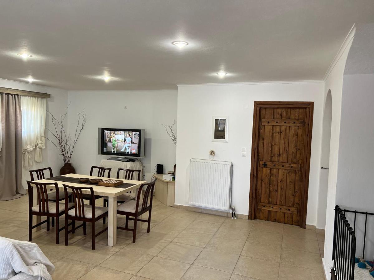 Apartment In Salamina With Garden & Sea View Selinia Экстерьер фото