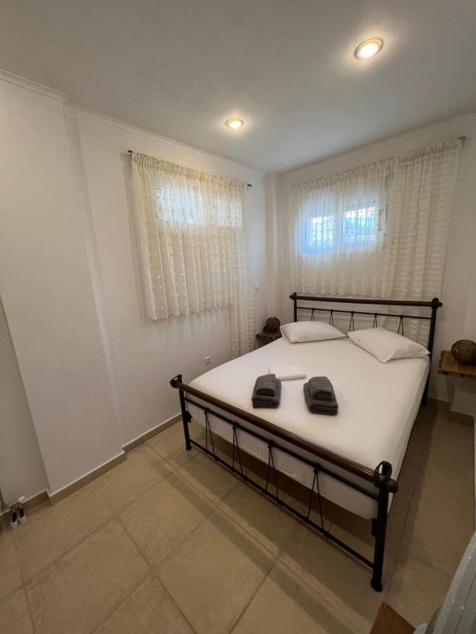 Apartment In Salamina With Garden & Sea View Selinia Экстерьер фото