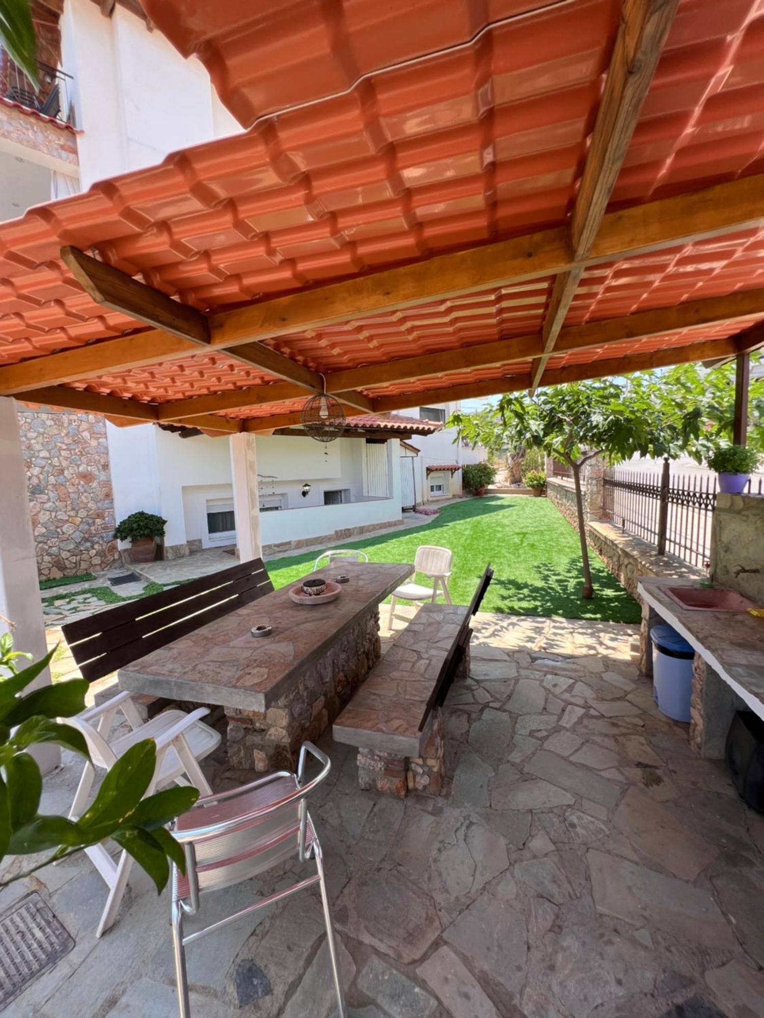 Apartment In Salamina With Garden & Sea View Selinia Экстерьер фото